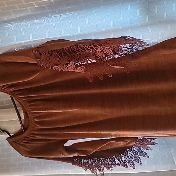 Beautiful Peasant Style Tunic - Picture 5 of 12